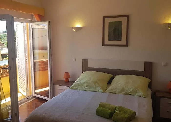 Pensión Lagos Room Booking