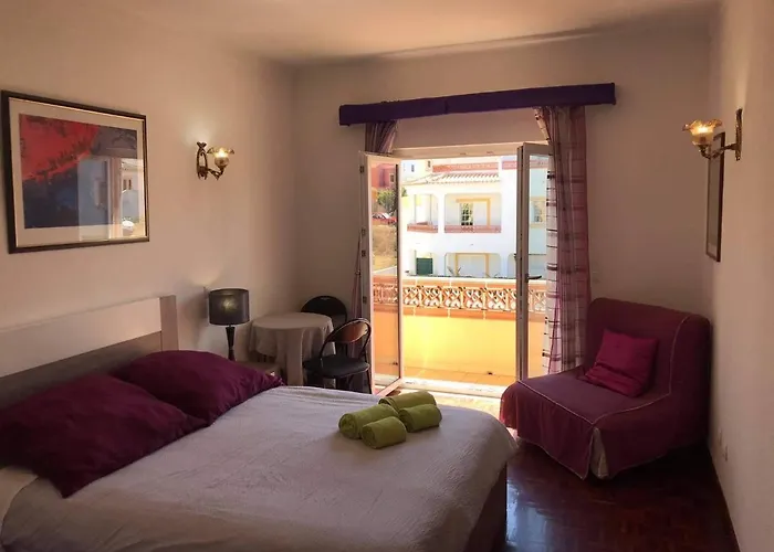 Lagos Room Booking Pensión
