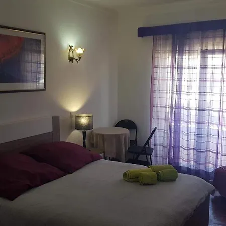 Πανσιόν Lagos Room Booking