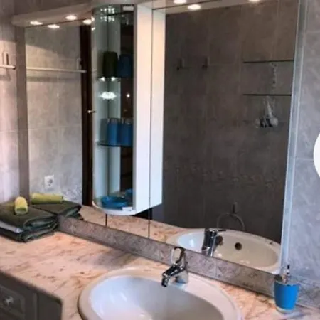 Πανσιόν Lagos Room Booking *